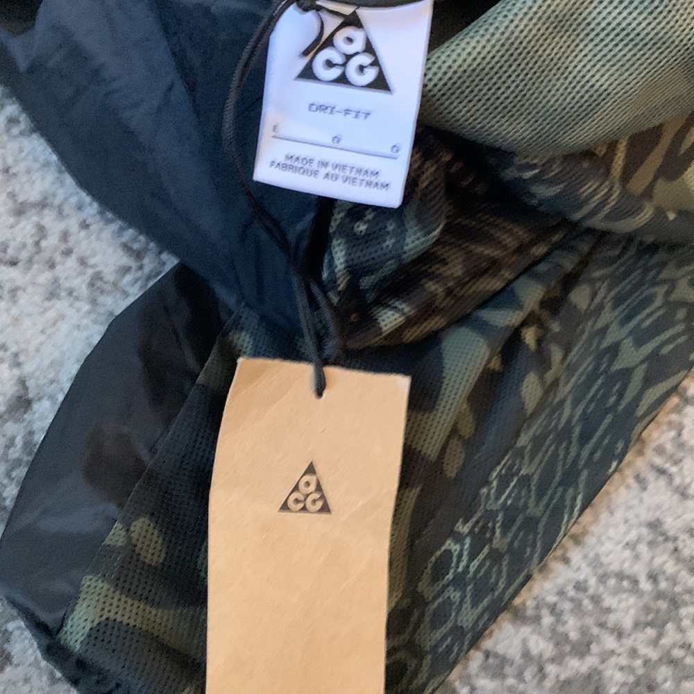 Nike jacket - Picture 5 of 6